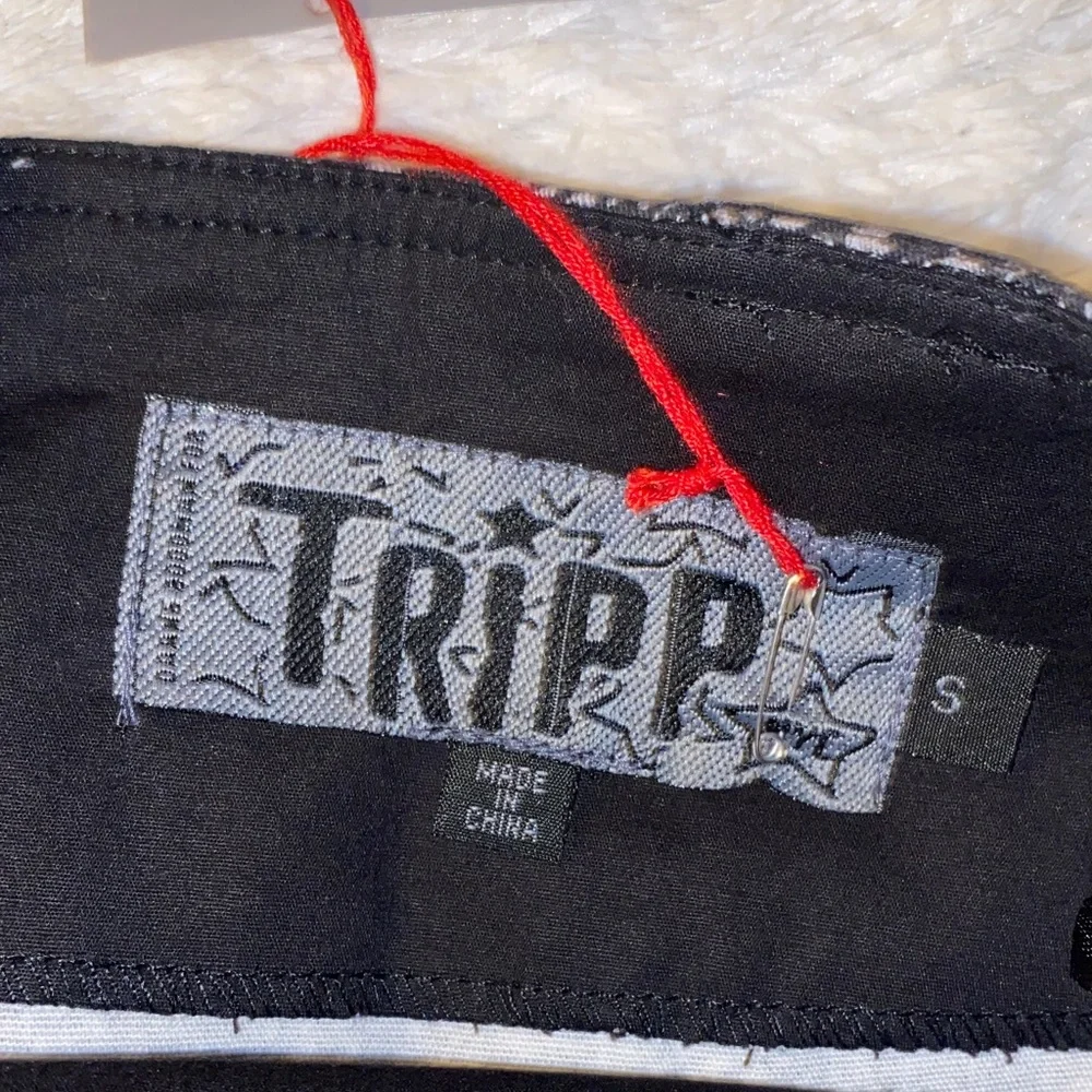 Tripp NYC Hot Topic Black Star Punk Rock Goth Mini Skirt with Silver Zip Accents - Picture 2 of 9